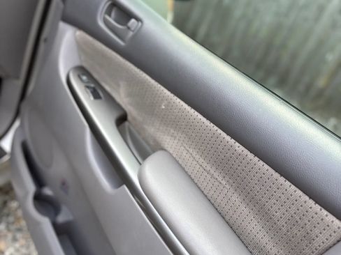 Used 2010 Toyota Sienna LE FWD image 29