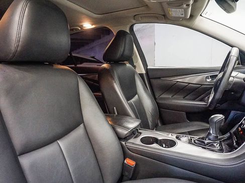 Used 2017 INFINITI Q50 2.0t w/ Moonroof Package image 18