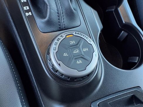 Used 2022 Ford Bronco Outer Banks image 32