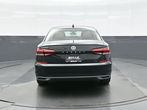 Used 2022 Volkswagen Passat 2.0T image 6