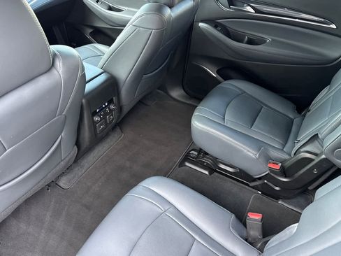 Used 2024 Buick Enclave Premium image 4