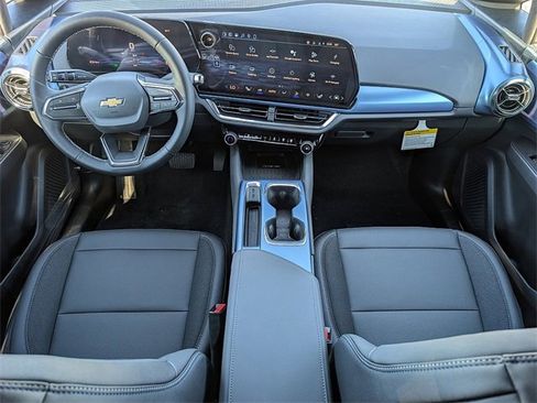 New 2026 Chevrolet Equinox EV LT image 14