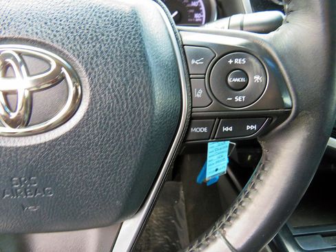 Used 2018 Toyota Camry SE image 26