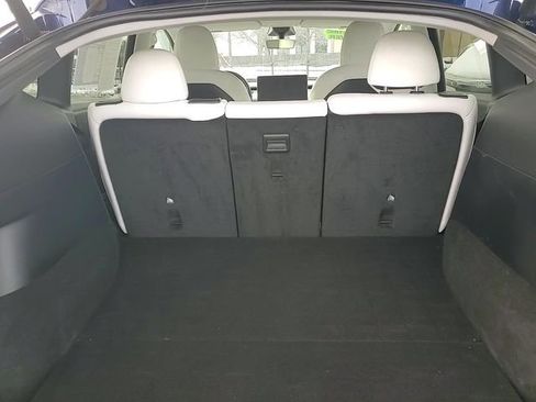 Used 2022 Tesla Model Y Long Range image 31