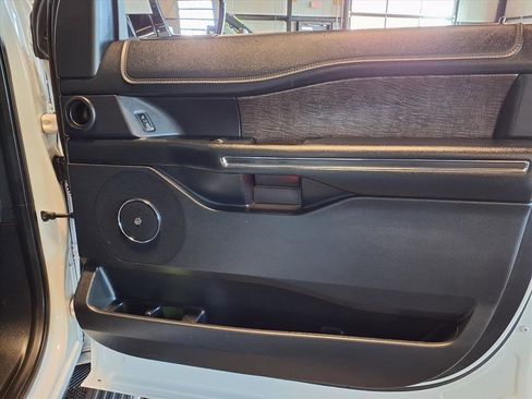 Used 2019 Ford Expedition Max Limited image 13