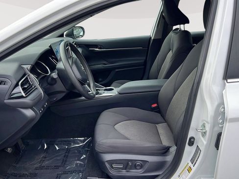 Used 2024 Toyota Camry LE image 9