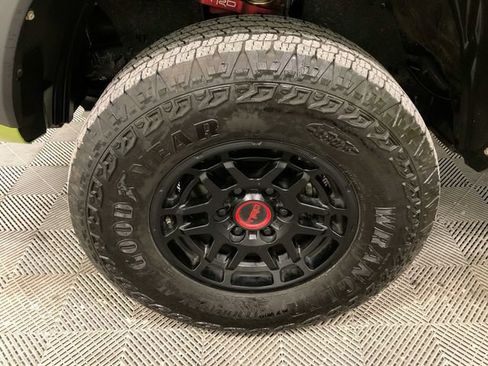 Used 2022 Toyota Tacoma TRD Pro AWD/4WD image 29