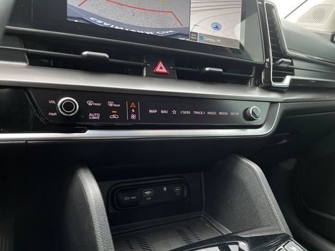 Certified 2025 Kia Sportage EX w/ Premium Package FWD image 18