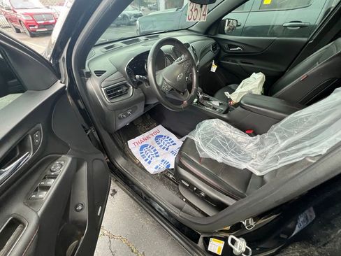 Used 2023 Chevrolet Equinox RS w/ RS Leather Package FWD image 5