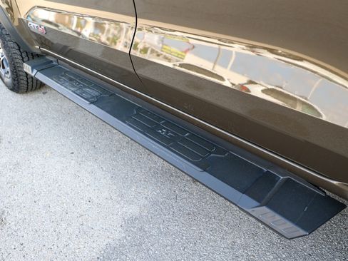 Used 2025 GMC Canyon AT4 w/ AT4 Premium Package AWD/4WD image 14