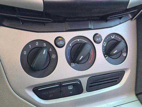 Used 2014 Ford Focus SE FWD image 13