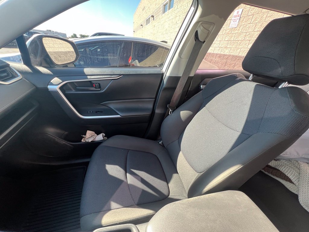 Used 2024 Toyota RAV4 LE AWD/4WD image 6