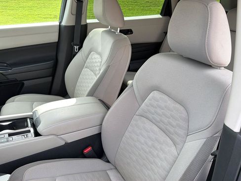 Used 2024 Nissan Pathfinder SV FWD image 29