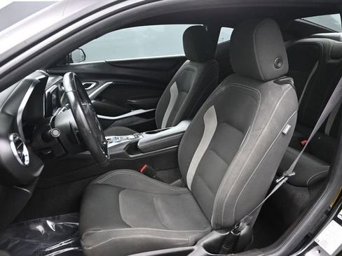 Used 2022 Chevrolet Camaro LT RWD image 6