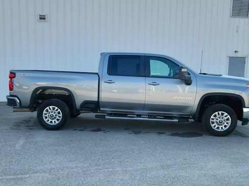 Used 2025 Chevrolet Silverado 2500 LT w/ Convenience Package AWD/4WD image 10