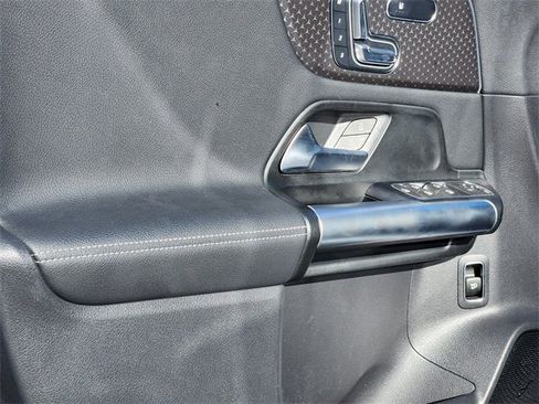 Certified 2025 Mercedes-Benz GLA 250 4MATIC image 10