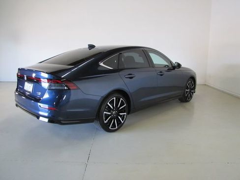 Used 2025 Honda Accord Touring image 25