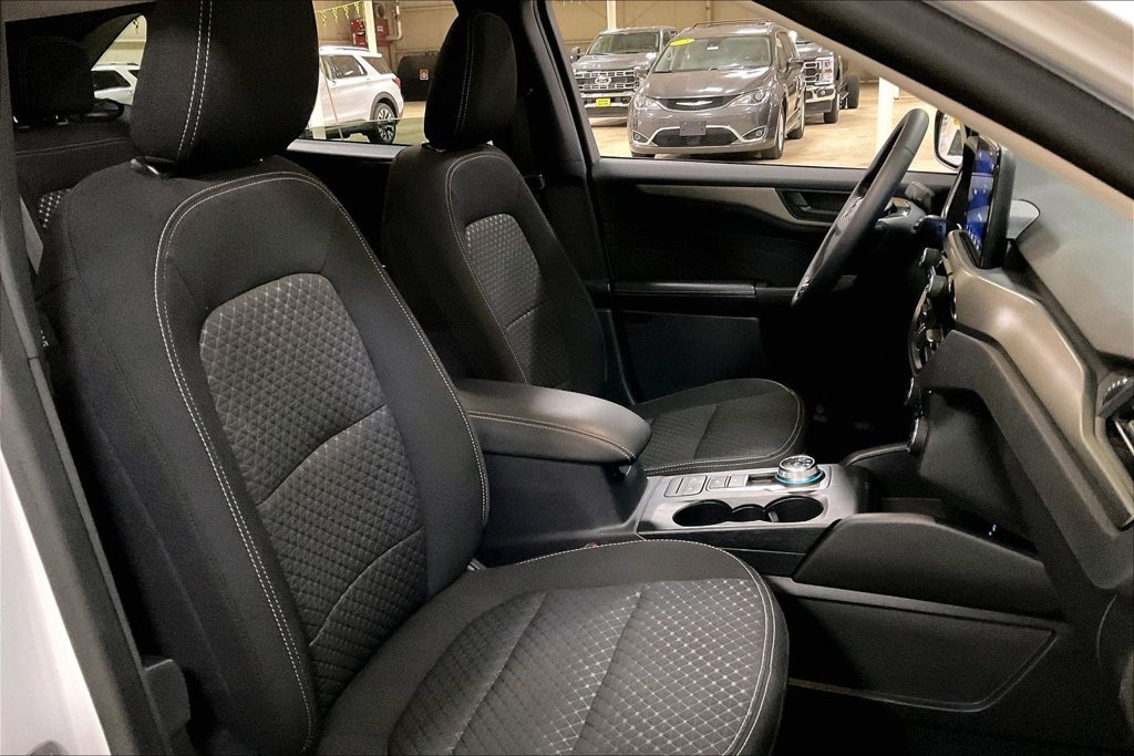 Certified 2023 Ford Escape Active AWD/4WD image 7