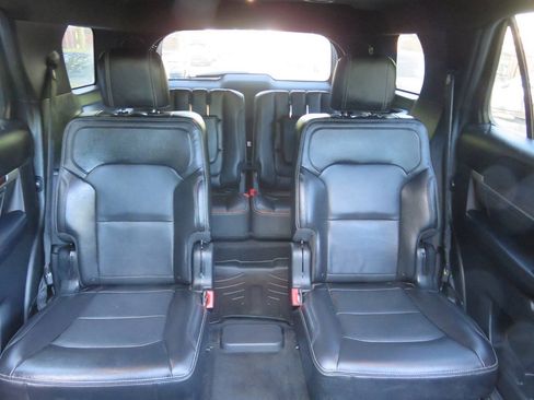 Used 2018 Ford Explorer Limited w/ Equipment Group 301A AWD/4WD image 23