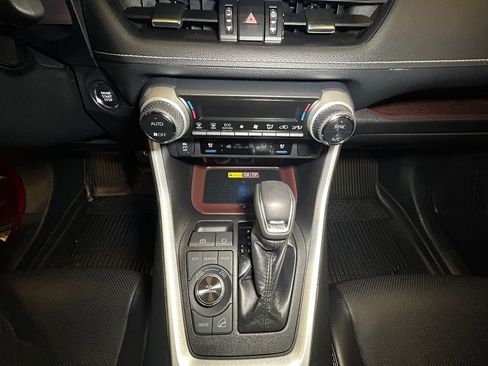 Used 2024 Toyota RAV4 Limited image 11