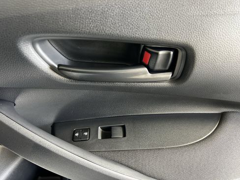Used 2024 Toyota Corolla LE FWD image 31