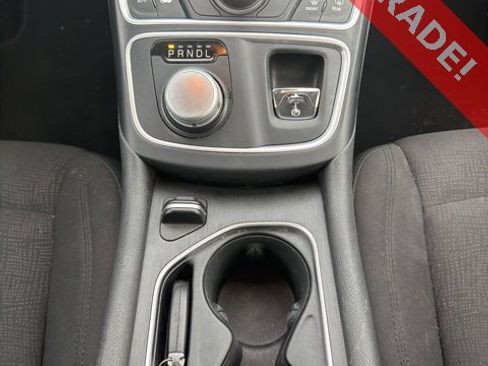 Used 2015 Chrysler 200 Limited image 13