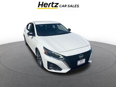 Used 2025 Nissan Altima 2.5 SV FWD image 1