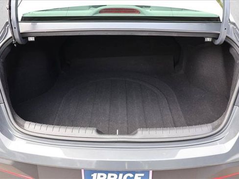 Used 2024 Hyundai Elantra SEL FWD image 24