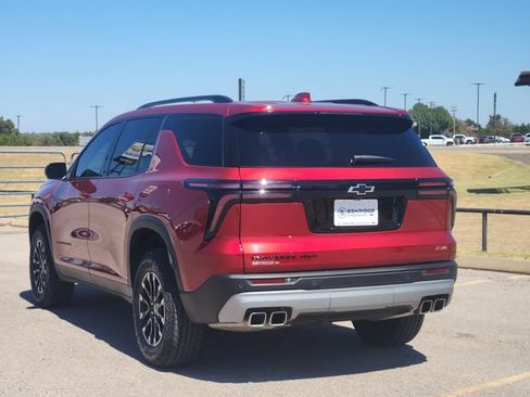 Used 2025 Chevrolet Traverse Z71 w/ Driver Confidence Package AWD/4WD image 5