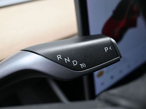 Used 2018 Tesla Model 3 Long Range image 19