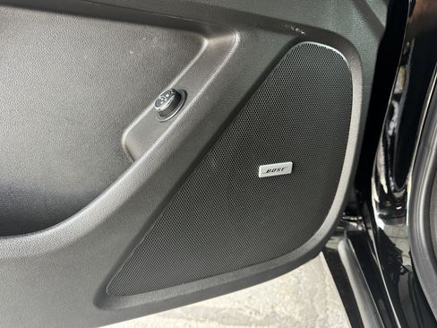 Used 2023 Chevrolet Traverse Premier image 11