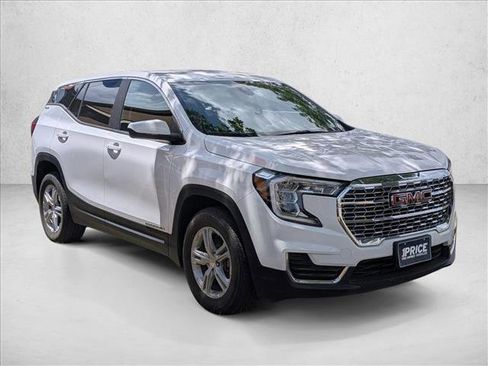 Used 2024 GMC Terrain SLE AWD/4WD image 3