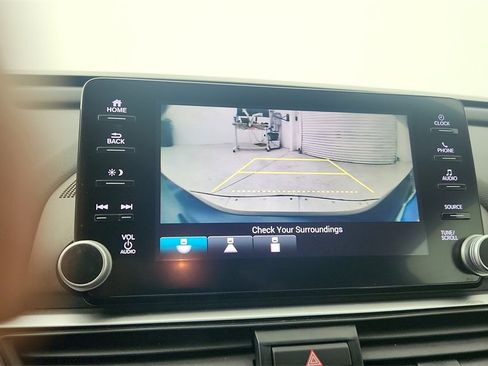 Used 2018 Honda Accord Sport image 19