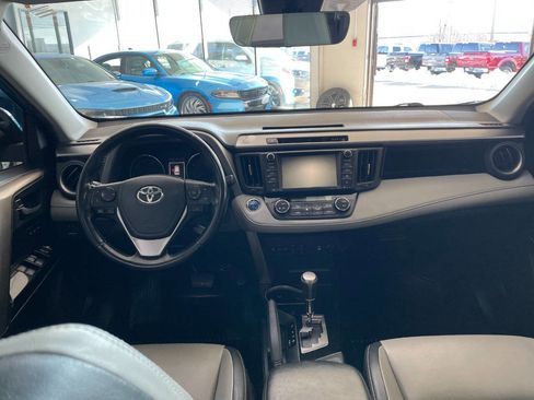 Used 2018 Toyota RAV4 Limited w/ Advanced Technology Package image 23