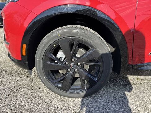 New 2026 Buick Envision Sport Touring image 10