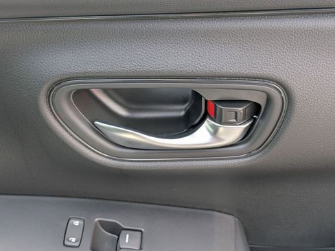 New 2026 Honda HR-V LX image 32