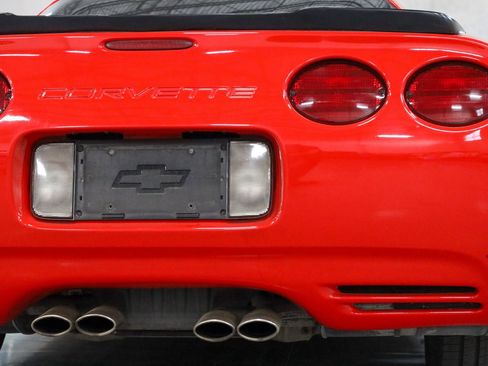 Used 2004 Chevrolet Corvette Coupe w/ Roof Package RWD image 24