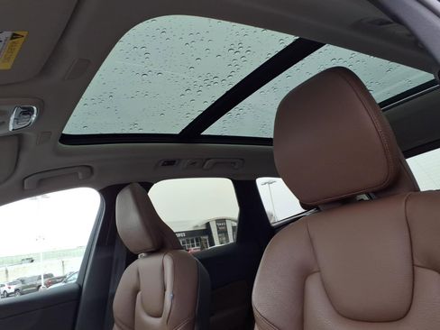 Used 2019 Volvo XC60 T5 Momentum w/ Premium Package image 20