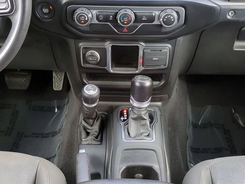 Used 2021 Jeep Wrangler Unlimited Sport image 19