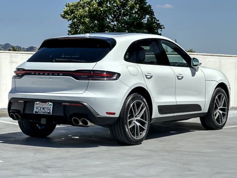 Used 2023 Porsche Macan S AWD/4WD image 8