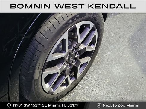 Used 2023 Chevrolet Blazer RS w/ Enhanced Convenience Package image 7