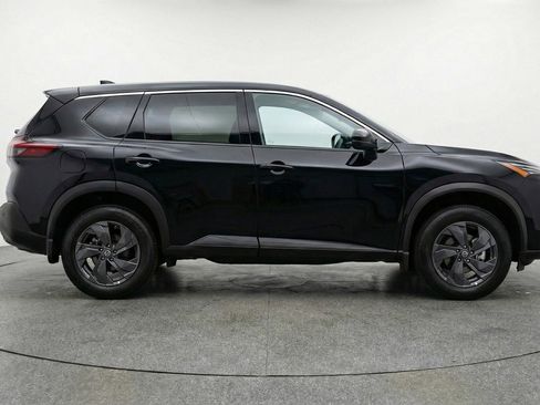 Used 2025 Nissan Rogue SV FWD image 8