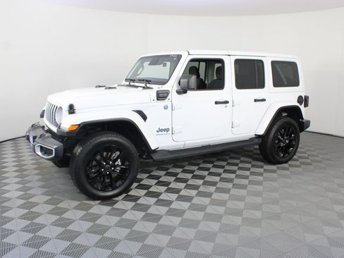 Used 2025 Jeep Wrangler Unlimited Sahara AWD/4WD image 2