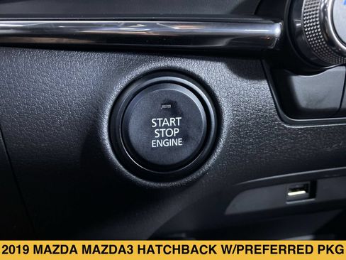 Used 2019 MAZDA MAZDA3 Hatchback w/ Preferred Package FWD image 8