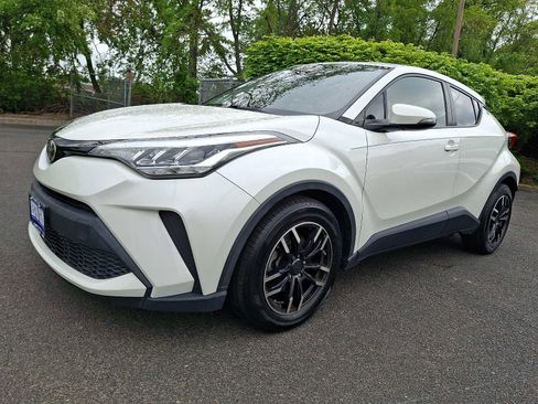 Used 2020 Toyota C-HR LE FWD image 3
