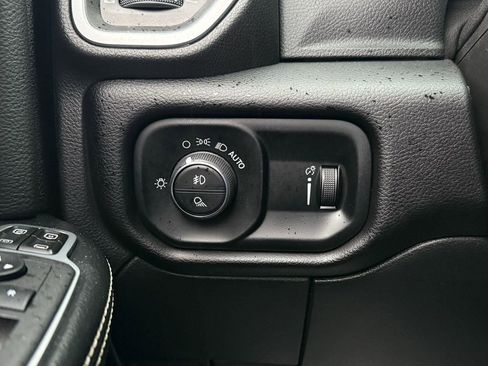 Used 2024 RAM 2500 Big Horn w/ Sport Appearance Package image 16