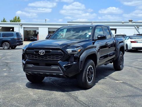 Used 2024 Toyota Tacoma TRD Off-Road AWD/4WD image 2