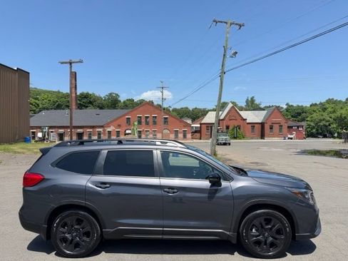 Used 2023 Subaru Ascent Onyx Edition AWD/4WD image 4