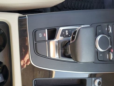 Used 2020 Audi Q5 2.0T Premium w/ Convenience Package image 41