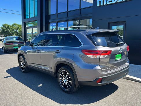 Used 2018 Toyota Highlander SE AWD/4WD image 14